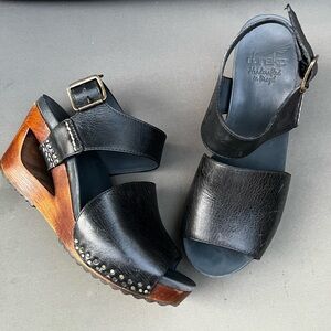 Dansko Open Toe heeled Sandals